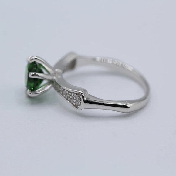 Green Emerald CZ Ring - Picture 3 of 4